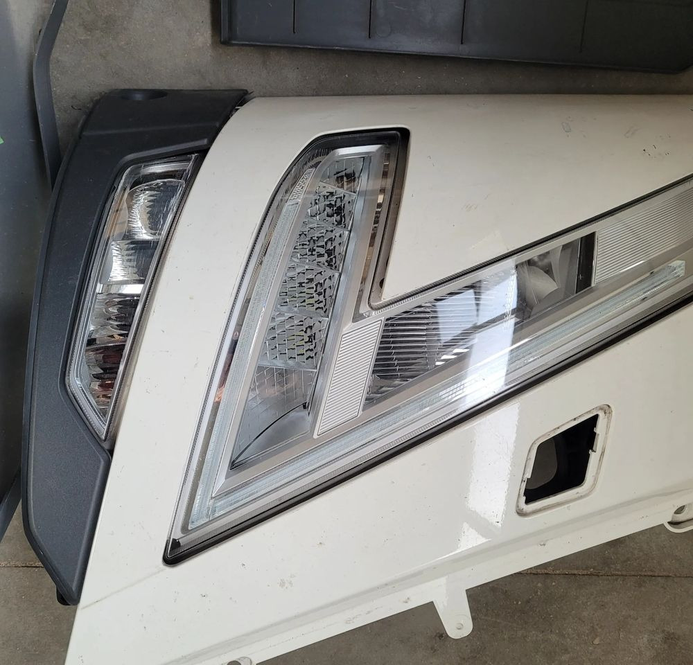 LAMPA GARNEK ZDERZAK VOLVO FH5 PRAWA ORYGINAŁ CHWALIM116 - Lumière/ Éclairage pour Camion: photos 3 LAMPA GARNEK ZDERZAK VOLVO FH5 PRAWA ORYGINAŁ CHWALIM116 - Lumière/ Éclairage pour Camion: photos 3