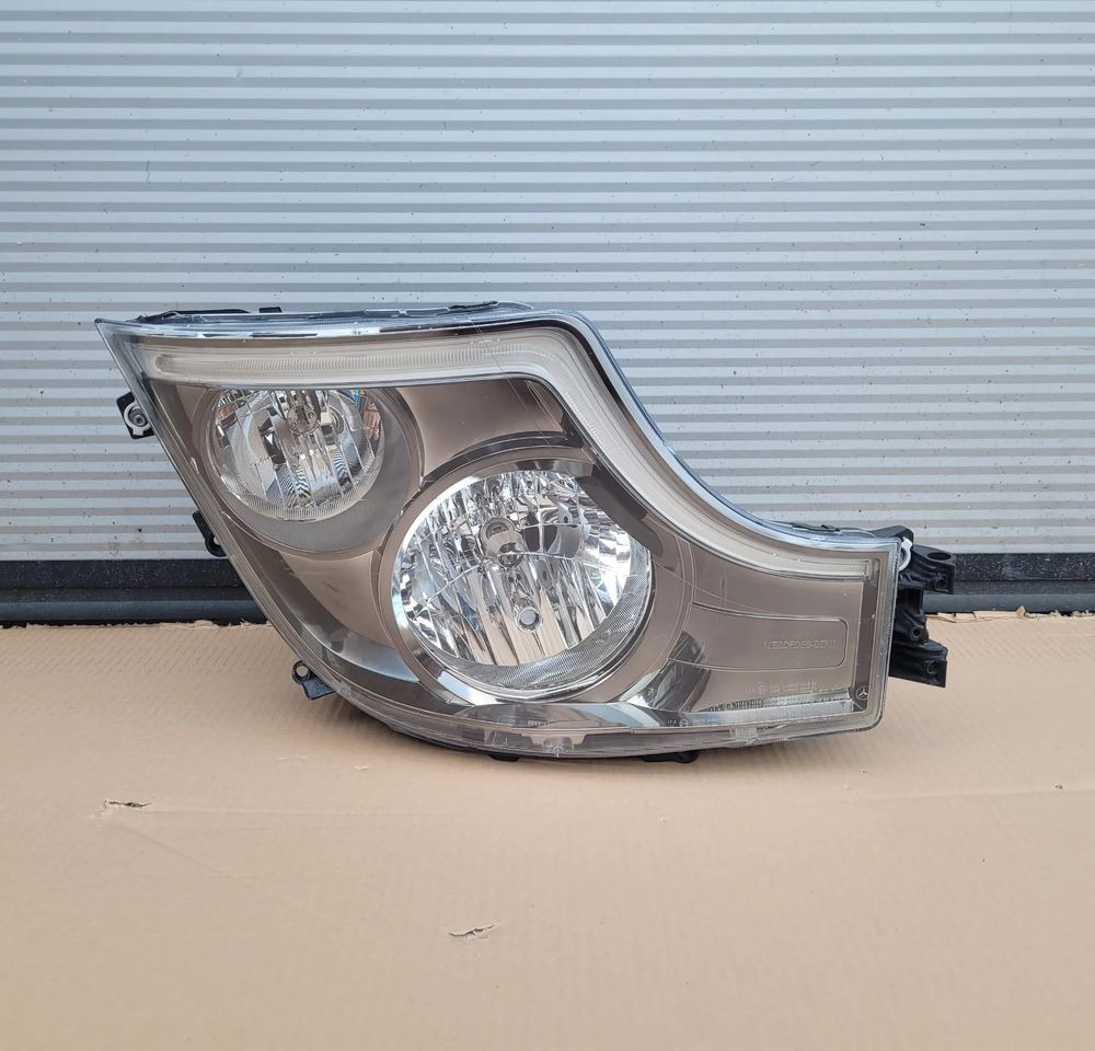 LAMPA PRAWA MERCEDES ACTROS MP5 ORYGINAŁ A9618204139 CHWALIM116 - Lumière/ Éclairage pour Camion: photos 1 LAMPA PRAWA MERCEDES ACTROS MP5 ORYGINAŁ A9618204139 CHWALIM116 - Lumière/ Éclairage pour Camion: photos 1