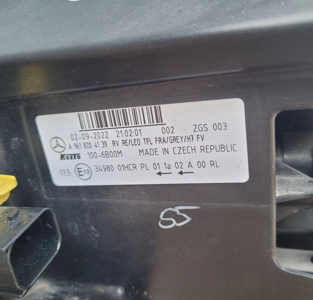 LAMPA PRAWA MERCEDES ACTROS MP5 ORYGINAŁ A9618204139 CHWALIM116 - Lumière/ Éclairage pour Camion: photos 3 LAMPA PRAWA MERCEDES ACTROS MP5 ORYGINAŁ A9618204139 CHWALIM116 - Lumière/ Éclairage pour Camion: photos 3