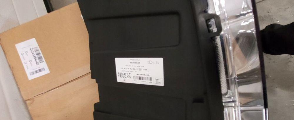 LAMPA RENAULT RANGE T NOWY ORYGINAŁ LEWA - Feu avant pour Camion: photos 3 LAMPA RENAULT RANGE T NOWY ORYGINAŁ LEWA - Feu avant pour Camion: photos 3