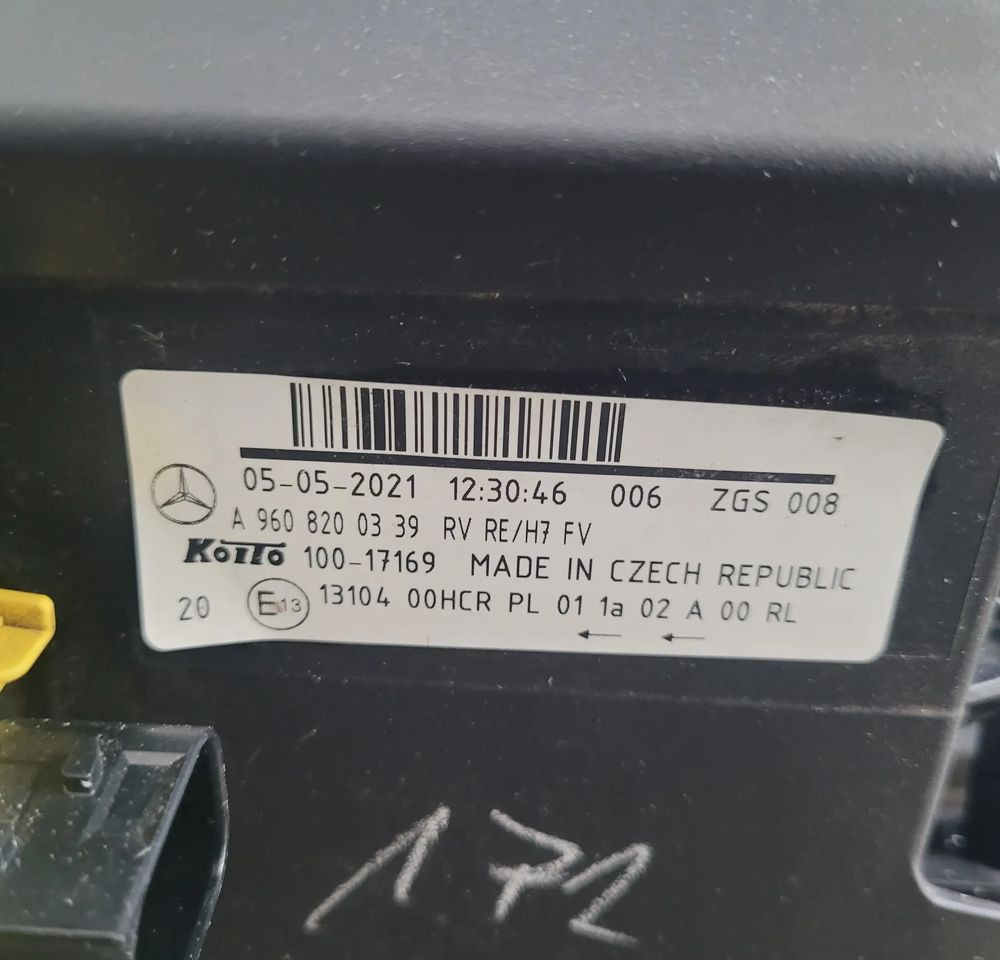 LAMPA RH MERCEDES ACTROS MP4 A9608200339 CHWALIM116 - Lumière/ Éclairage pour Camion: photos 4 LAMPA RH MERCEDES ACTROS MP4 A9608200339 CHWALIM116 - Lumière/ Éclairage pour Camion: photos 4