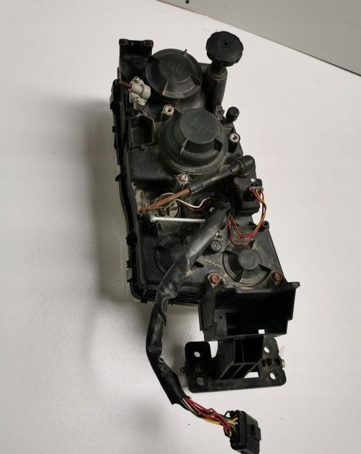 LAMPA VOLVO FH12 fh13 ORYGINAŁ LEWA - Feu avant pour Camion: photos 4 LAMPA VOLVO FH12 fh13 ORYGINAŁ LEWA - Feu avant pour Camion: photos 4