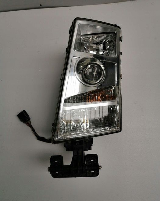 LAMPA VOLVO FH12 fh13 ORYGINAŁ LEWA - Feu avant pour Camion: photos 1 LAMPA VOLVO FH12 fh13 ORYGINAŁ LEWA - Feu avant pour Camion: photos 1