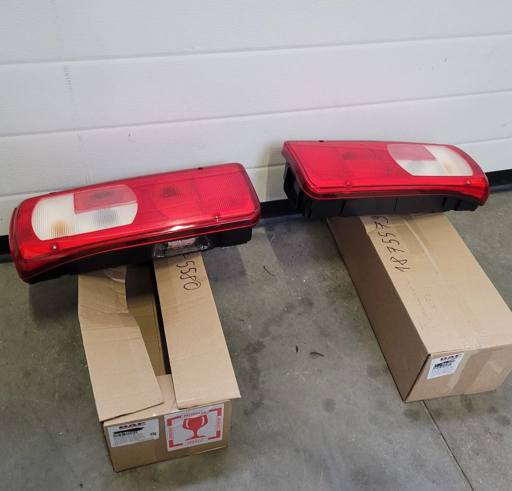 LAMPY TYL DAF XF CF ORYGINAŁ KOMPLET OM 1875579 CHWALIM116 - Feu arrière pour Camion: photos 3 LAMPY TYL DAF XF CF ORYGINAŁ KOMPLET OM 1875579 CHWALIM116 - Feu arrière pour Camion: photos 3