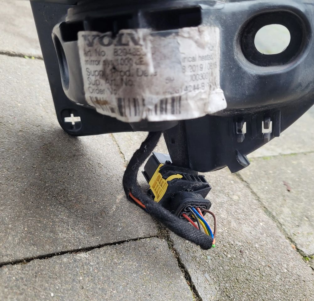 LUSTERKO LEWE VOLVO FH4 ORYGINAŁ CHWALIM116 - Rétroviseur pour Camion: photos 3 LUSTERKO LEWE VOLVO FH4 ORYGINAŁ CHWALIM116 - Rétroviseur pour Camion: photos 3