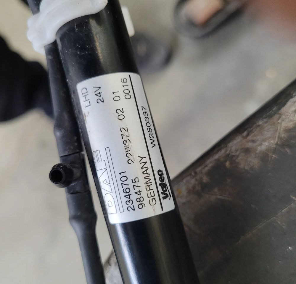 MECHANIZM WYCIERACZEK DAF XG XF NM. 2346701 SPRAWNY ORYGINAŁ CHWALIM116 - Essuie-glace pour Camion: photos 4 MECHANIZM WYCIERACZEK DAF XG XF NM. 2346701 SPRAWNY ORYGINAŁ CHWALIM116 - Essuie-glace pour Camion: photos 4