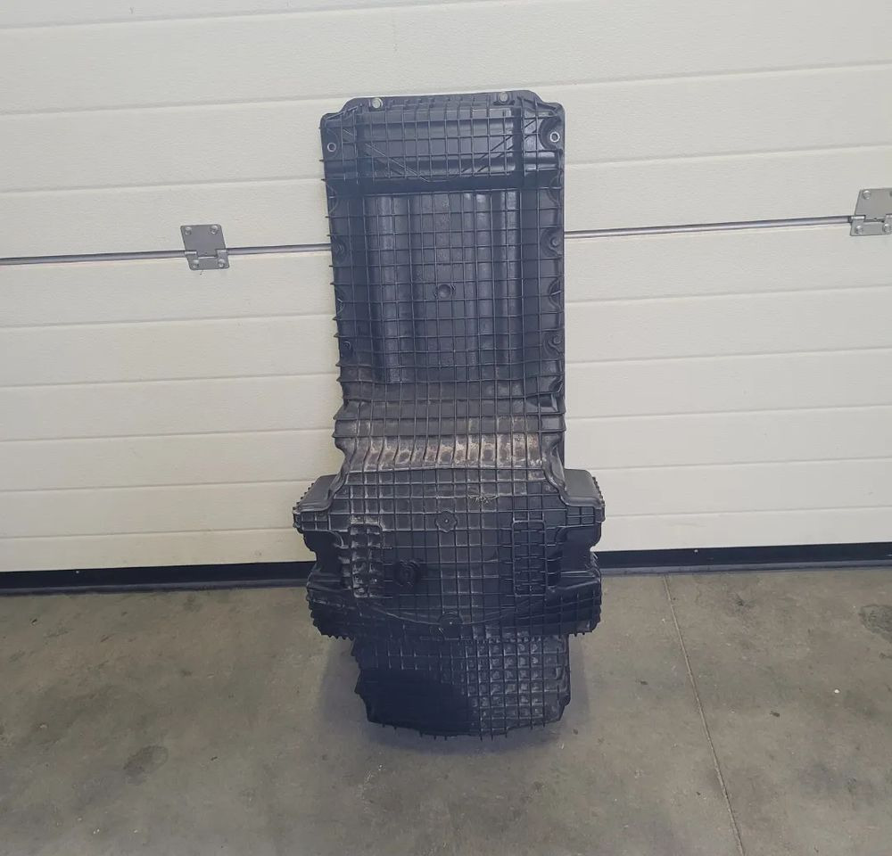 MISKA OLEJOWA MERCEDES ACTROS AXOR MP4 A470 010 43 13 - Carter d'huile pour Camion: photos 1 MISKA OLEJOWA MERCEDES ACTROS AXOR MP4 A470 010 43 13 - Carter d'huile pour Camion: photos 1