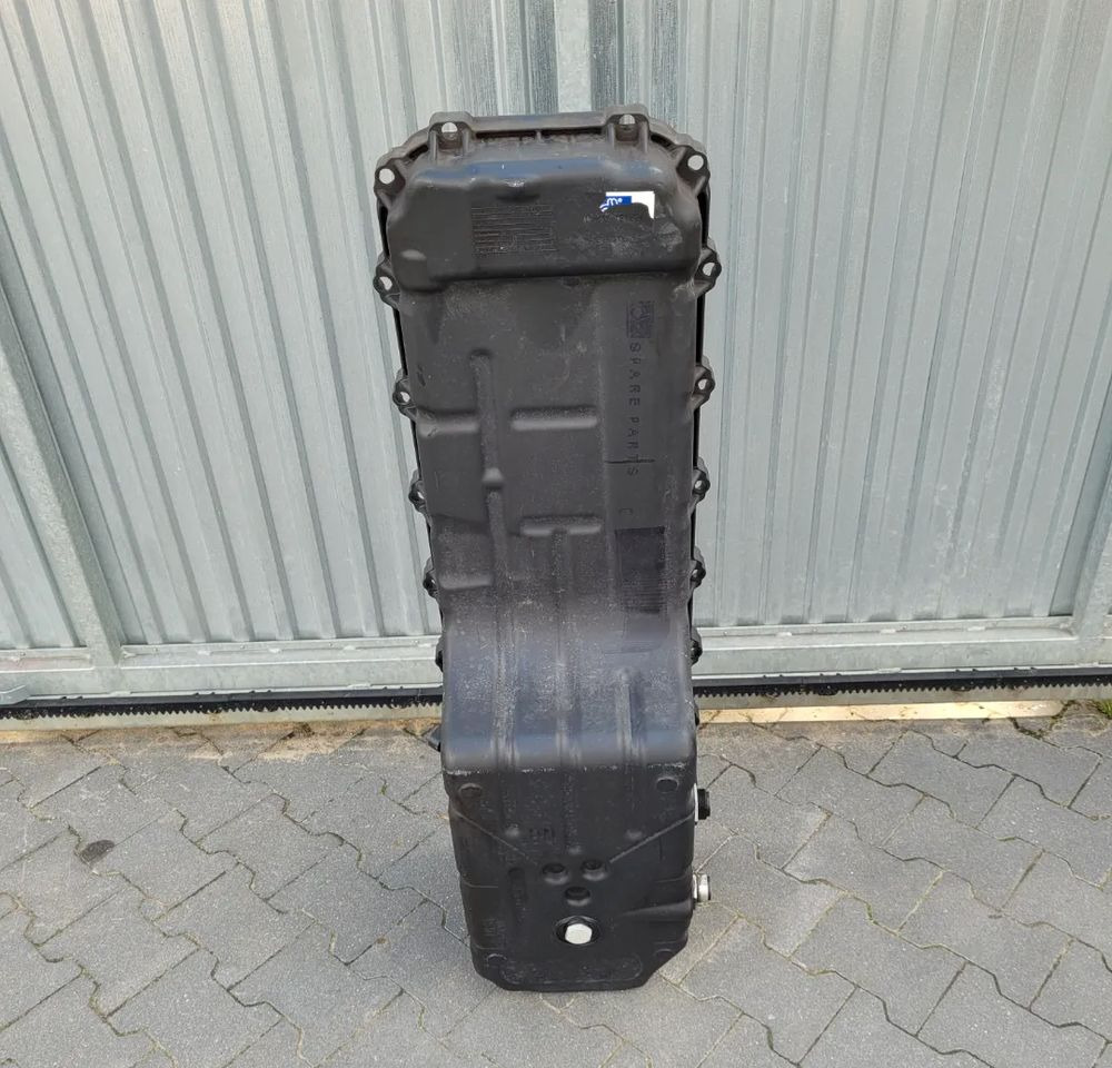 MISKA OLEJOWA RENAULT GAMA VOLVO FH 13 LITRÓW - Carter d'huile pour Camion: photos 1 MISKA OLEJOWA RENAULT GAMA VOLVO FH 13 LITRÓW - Carter d'huile pour Camion: photos 1