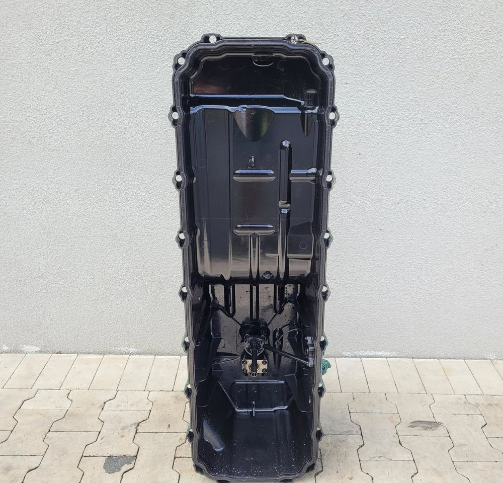 MISKA OLEJOWA VOLVO FH5 ORYGINAŁ 23702252 - Carter d'huile pour Camion: photos 4 MISKA OLEJOWA VOLVO FH5 ORYGINAŁ 23702252 - Carter d'huile pour Camion: photos 4