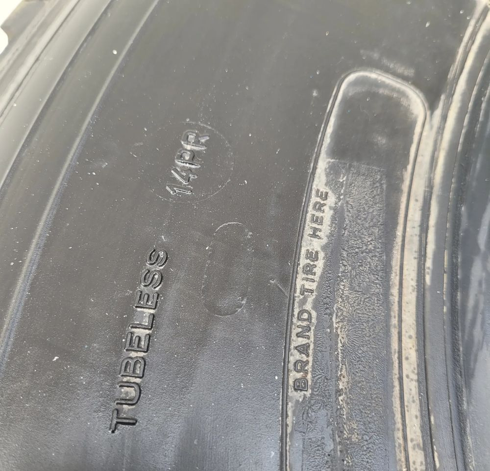 OPONA MICHELIN 10R XZA R 22.5 CENA ZA SZT. - Pneu pour Camion: photos 2 OPONA MICHELIN 10R XZA R 22.5 CENA ZA SZT. - Pneu pour Camion: photos 2