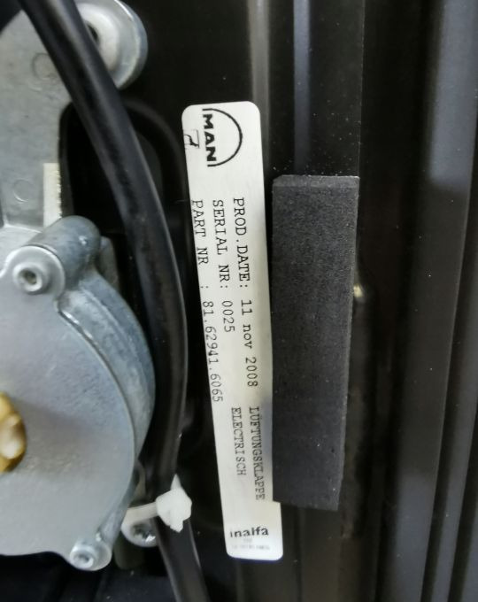 SZYBERDACH MAN TGX TGS ELKTRYCZNY - Carrosserie et extérieur pour Camion: photos 3 SZYBERDACH MAN TGX TGS ELKTRYCZNY - Carrosserie et extérieur pour Camion: photos 3