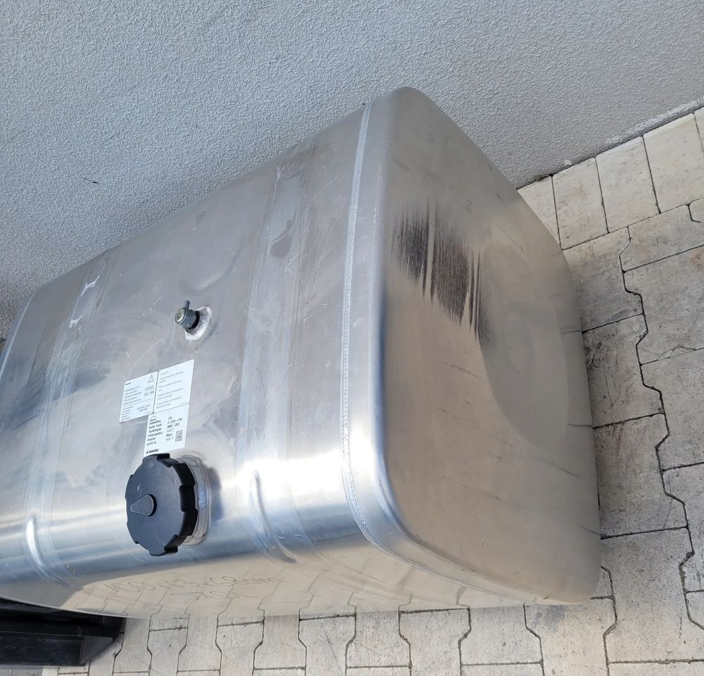 ZBIORNIK PALIWA MAN TGX 370L 81.12201-6798 100X63X68CM - Réservoir de carburant pour Camion: photos 2 ZBIORNIK PALIWA MAN TGX 370L 81.12201-6798 100X63X68CM - Réservoir de carburant pour Camion: photos 2