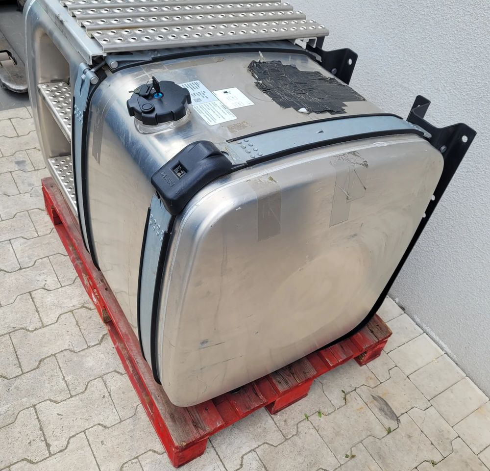 ZBIORNIK PALIWA MAN TGX TG3 81.12201-6929 460L CHWALIM116 - Réservoir de carburant pour Camion: photos 2 ZBIORNIK PALIWA MAN TGX TG3 81.12201-6929 460L CHWALIM116 - Réservoir de carburant pour Camion: photos 2