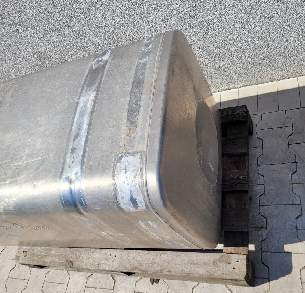 ZBIORNIK PALIWA MAN TGX TGS 490L 130X63X68CM - Réservoir de carburant pour Camion: photos 2 ZBIORNIK PALIWA MAN TGX TGS 490L 130X63X68CM - Réservoir de carburant pour Camion: photos 2