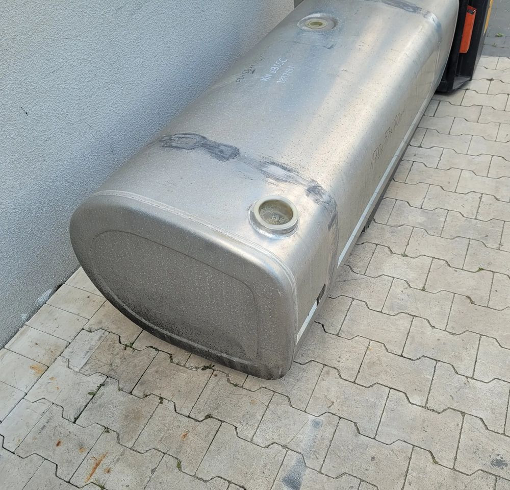 ZBIORNIK PALIWA VOLVO FH4 170X53X70 LOW DECK 540l - Réservoir de carburant pour Camion: photos 3 ZBIORNIK PALIWA VOLVO FH4 170X53X70 LOW DECK 540l - Réservoir de carburant pour Camion: photos 3