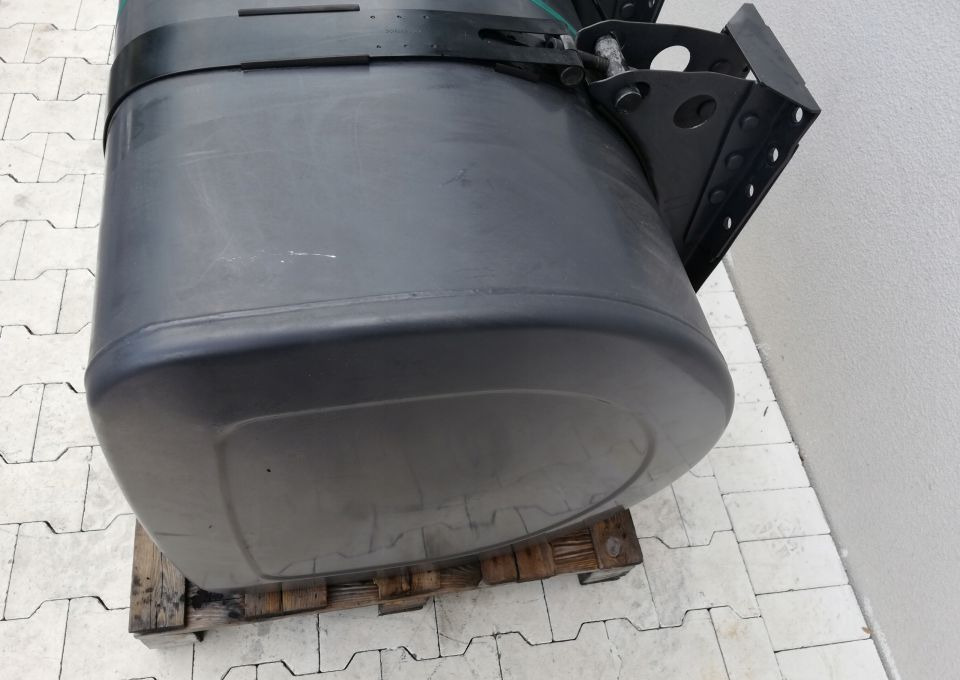 ZBIORNIK PALIWA VOLVO FH4 FH13 FMX FM 110X70CM - Réservoir de carburant pour Camion: photos 3 ZBIORNIK PALIWA VOLVO FH4 FH13 FMX FM 110X70CM - Réservoir de carburant pour Camion: photos 3