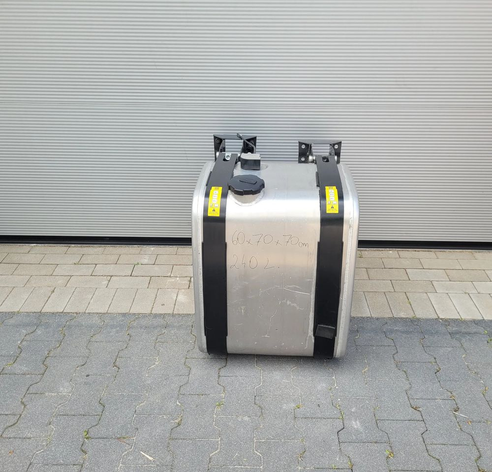 ZBIORNIK PALIWA VOLVO FH4 FM 240L 21516442 60X70X70 CM CHWALIM116 - Réservoir de carburant pour Camion: photos 1 ZBIORNIK PALIWA VOLVO FH4 FM 240L 21516442 60X70X70 CM CHWALIM116 - Réservoir de carburant pour Camion: photos 1