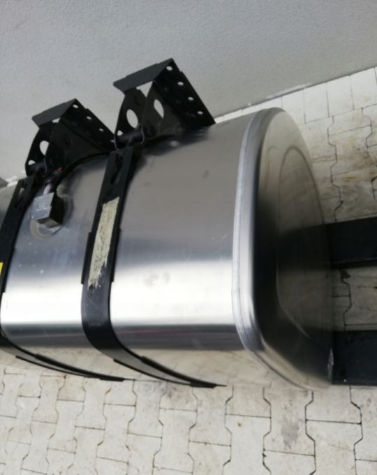 ZBIORNIK PALIWA VOLVO FH4 GAMA RANGE T 365L - Réservoir de carburant pour Camion: photos 3 ZBIORNIK PALIWA VOLVO FH4 GAMA RANGE T 365L - Réservoir de carburant pour Camion: photos 3