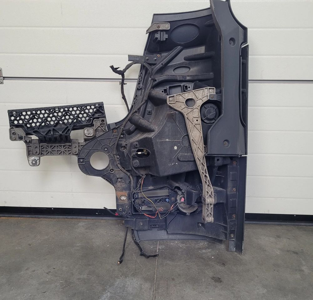 ZDERZAK MERCEDES ACTROS MP4 PRAWY - Pare-chocs pour Camion: photos 3 ZDERZAK MERCEDES ACTROS MP4 PRAWY - Pare-chocs pour Camion: photos 3