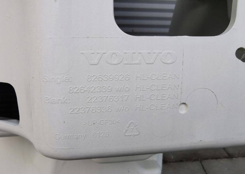 ZDERZAK VOLVO FL E6 NOWY ORYGINAŁ 82639926 - Pare-chocs: photos 5 ZDERZAK VOLVO FL E6 NOWY ORYGINAŁ 82639926 - Pare-chocs: photos 5
