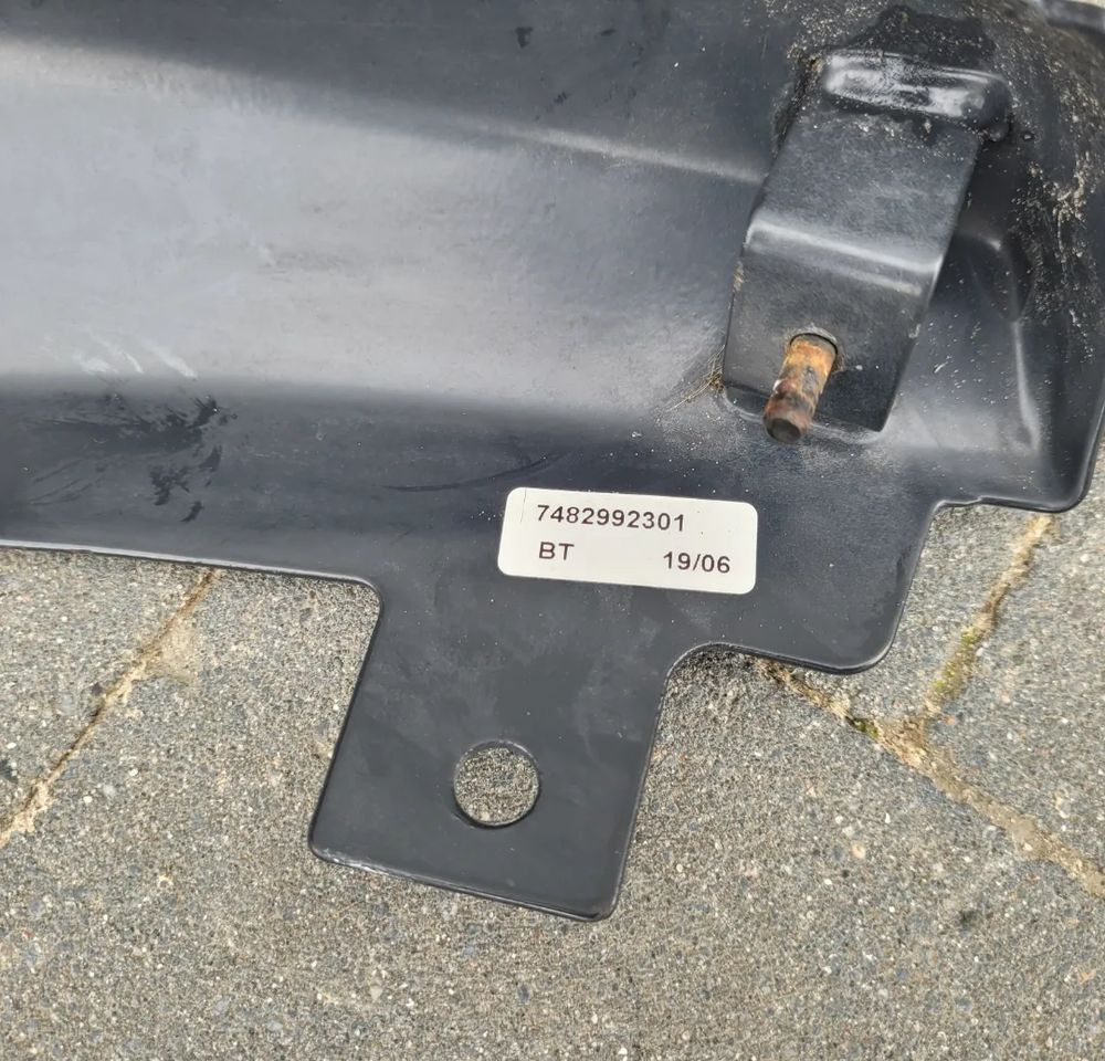 ZDERZAK VOLVO FL LEWY METALOWY 7482992301 - Pare-chocs pour Camion: photos 3 ZDERZAK VOLVO FL LEWY METALOWY 7482992301 - Pare-chocs pour Camion: photos 3