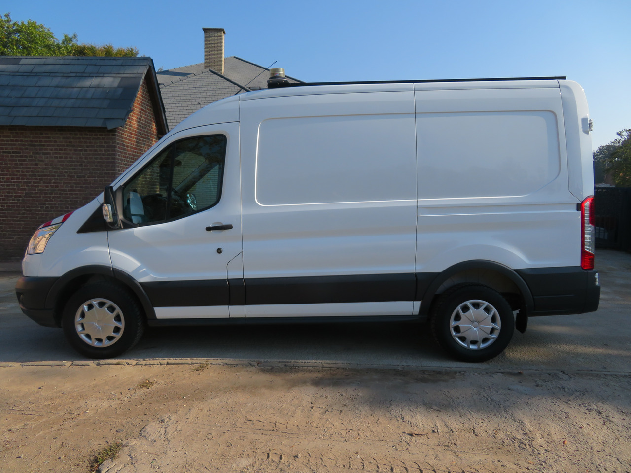 Ford Transit 2.0TDCi - Fourgon utilitaire: photos 4 Ford Transit 2.0TDCi - Fourgon utilitaire: photos 4