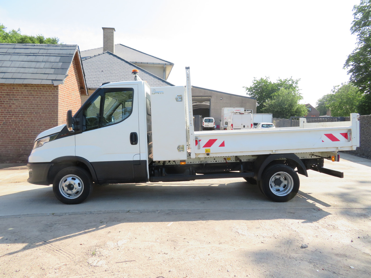 IVECO Daily 35C16 3.0 - Utilitaire benne: photos 4 IVECO Daily 35C16 3.0 - Utilitaire benne: photos 4