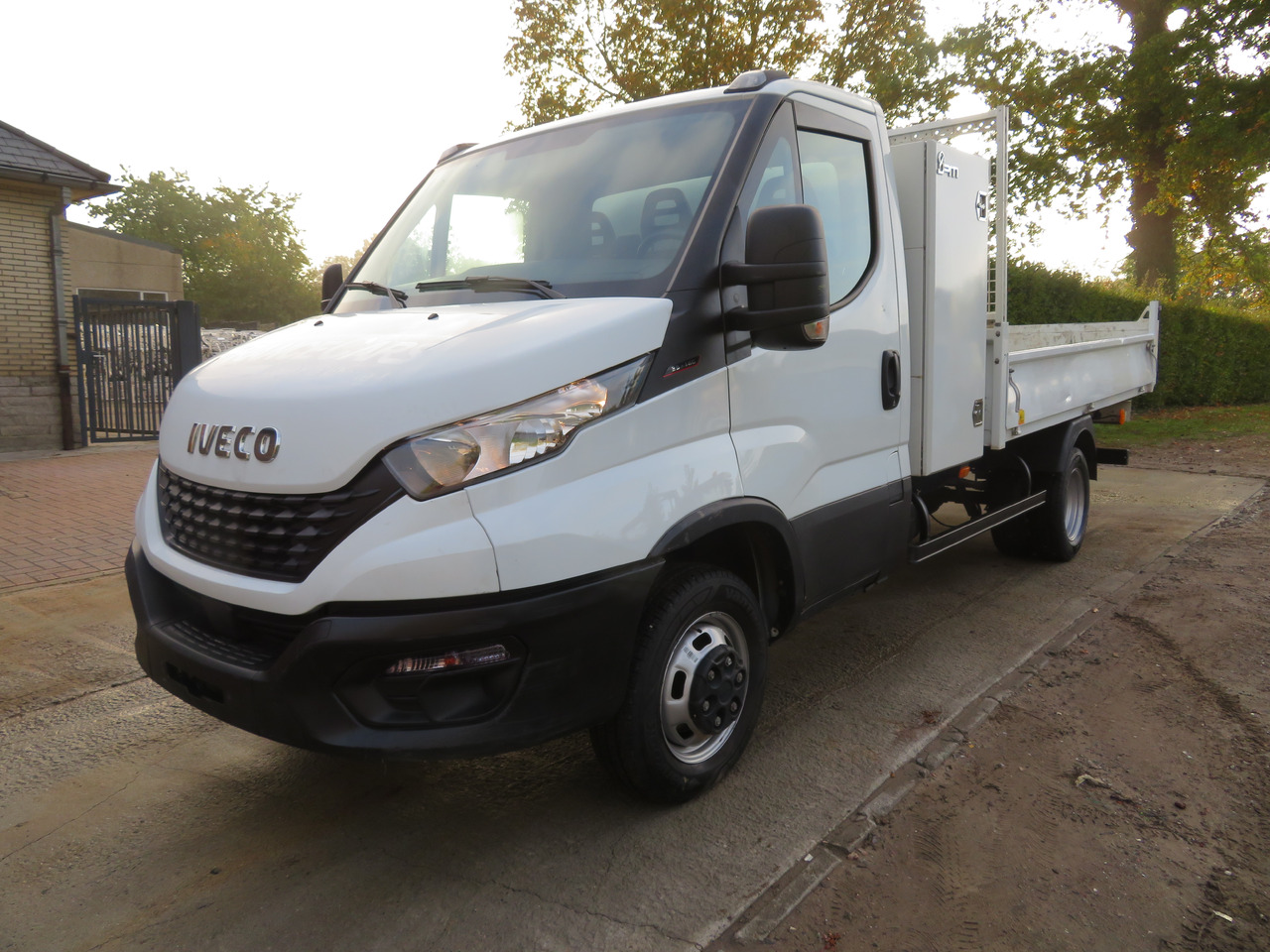 Iveco Daily 35C16 3.0 - L3 - Kipper - Utilitaire benne: photos 3 Iveco Daily 35C16 3.0 - L3 - Kipper - Utilitaire benne: photos 3