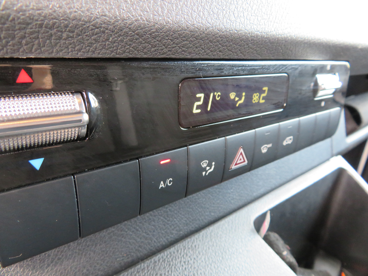 Fourgon utilitaire neuf Mercedes-Benz Sprinter 317cdi - A3H2: photos 13 Fourgon utilitaire neuf Mercedes-Benz Sprinter 317cdi - A3H2: photos 13