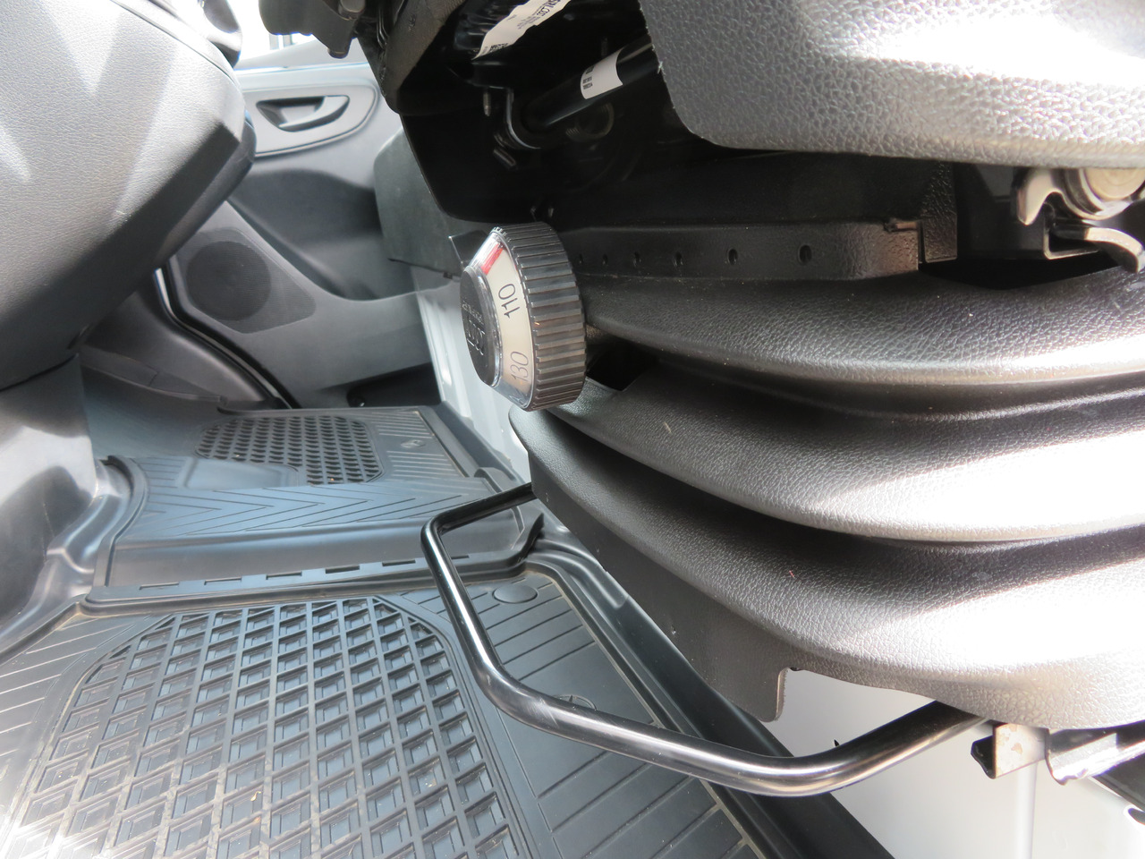 Fourgon utilitaire neuf Mercedes-Benz Sprinter 317cdi - A3H2: photos 11 Fourgon utilitaire neuf Mercedes-Benz Sprinter 317cdi - A3H2: photos 11