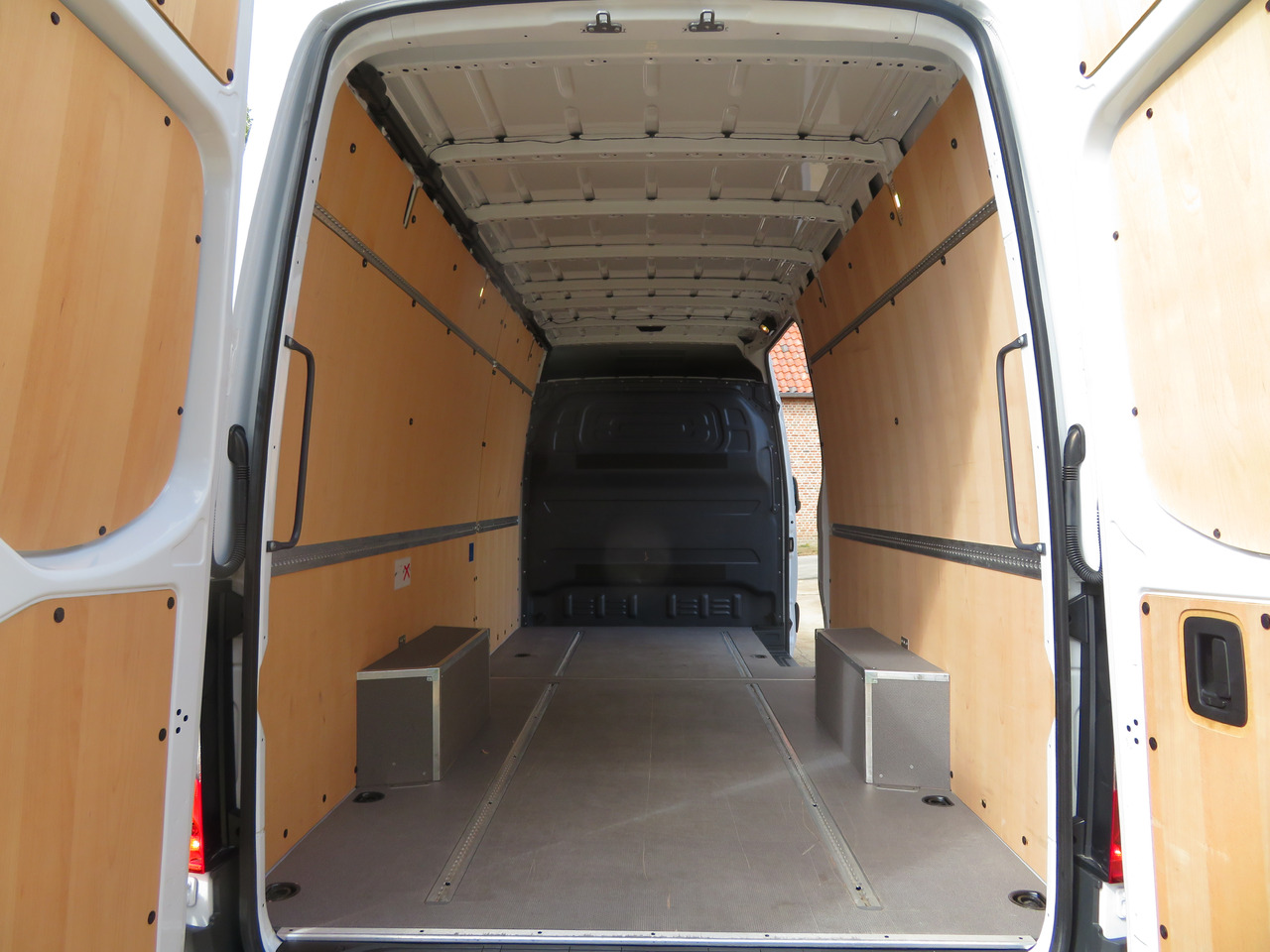 Fourgon utilitaire neuf Mercedes-Benz Sprinter 317cdi - A3H2: photos 9 Fourgon utilitaire neuf Mercedes-Benz Sprinter 317cdi - A3H2: photos 9