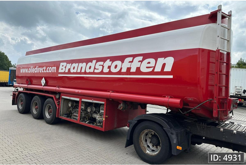 Burg BPO 16-28 / Fuel tanker / 47400L / 5 Comp / ADR, ADR - Semi-remorque citerne: photos 4 Burg BPO 16-28 / Fuel tanker / 47400L / 5 Comp / ADR, ADR - Semi-remorque citerne: photos 4