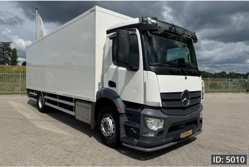 Mercedes-Benz Antos 1824 Day Cab, Euro 6, / Cargolift 2500KG - Camion fourgon: photos 5 Mercedes-Benz Antos 1824 Day Cab, Euro 6, / Cargolift 2500KG - Camion fourgon: photos 5