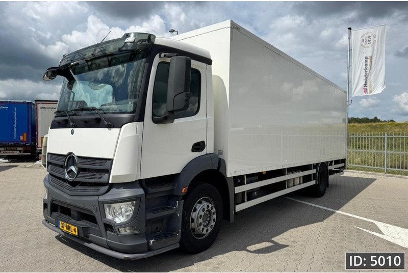 Mercedes-Benz Antos 1824 Day Cab, Euro 6, / Cargolift 2500KG - Camion fourgon: photos 1 Mercedes-Benz Antos 1824 Day Cab, Euro 6, / Cargolift 2500KG - Camion fourgon: photos 1