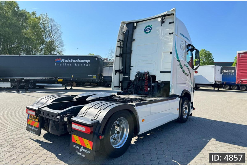 Volvo FH 460 Globetrotter XL, Euro 6, / Like new! / Standklima / Sliding 5th wheel / Spec. interior / Show truck - Tracteur routier: photos 3 Volvo FH 460 Globetrotter XL, Euro 6, / Like new! / Standklima / Sliding 5th wheel / Spec. interior / Show truck - Tracteur routier: photos 3