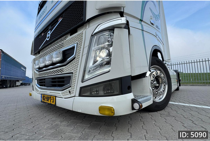 Volvo FH 460 Globetrotter XL, Euro 6, Mega / Like new! / Special interior / Standklima / 2 Tanks - Tracteur routier: photos 5 Volvo FH 460 Globetrotter XL, Euro 6, Mega / Like new! / Special interior / Standklima / 2 Tanks - Tracteur routier: photos 5