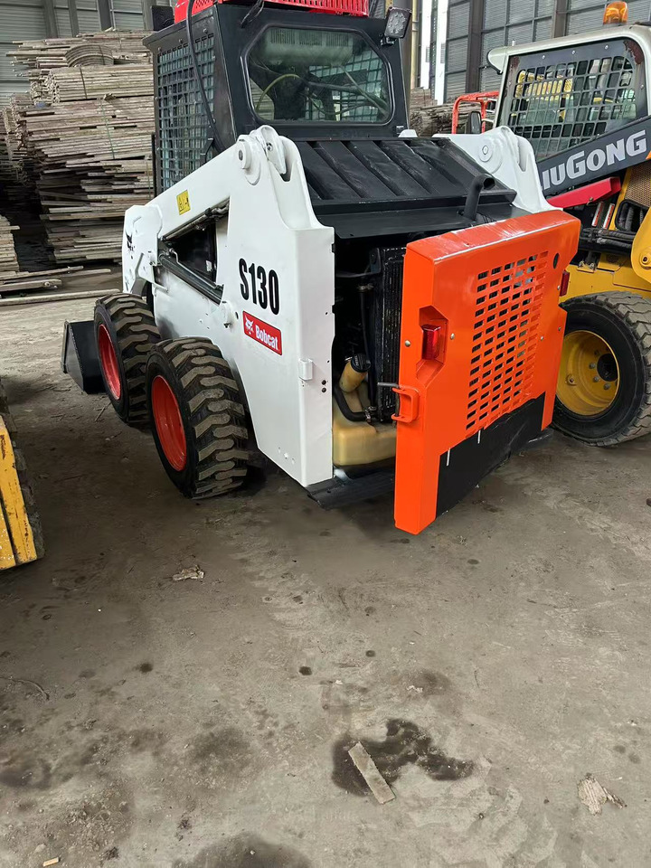Mini chargeuse BOBCAT Skid Steer Loader S130: photos 10