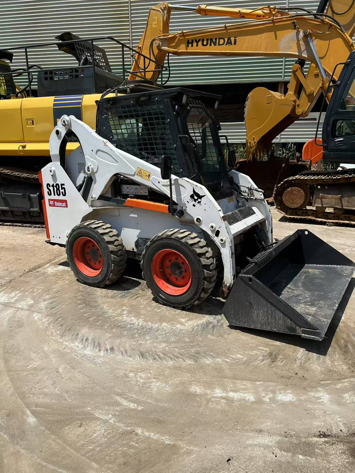 BOBCAT Skid Steer Loader S185 - Mini chargeuse: photos 2 BOBCAT Skid Steer Loader S185 - Mini chargeuse: photos 2