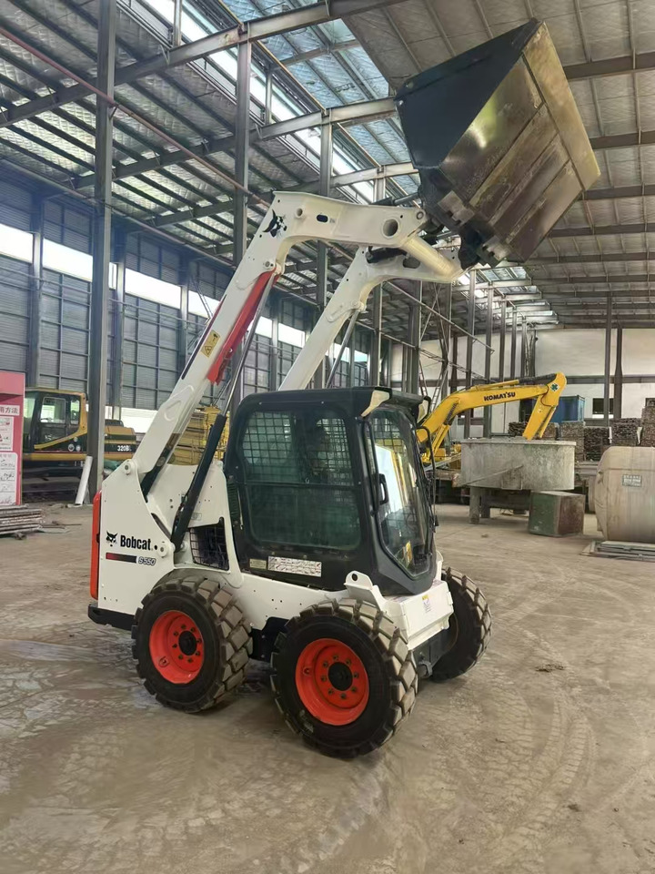 Mini chargeuse BOBCAT Skid Steer Loader S550: photos 7