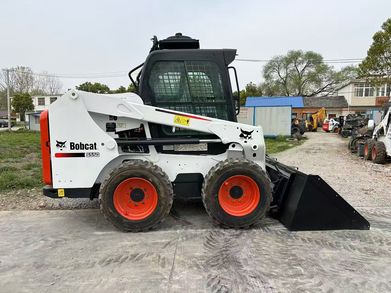 BOBCAT Skid Steer Loader S550 - Mini chargeuse: photos 4 BOBCAT Skid Steer Loader S550 - Mini chargeuse: photos 4