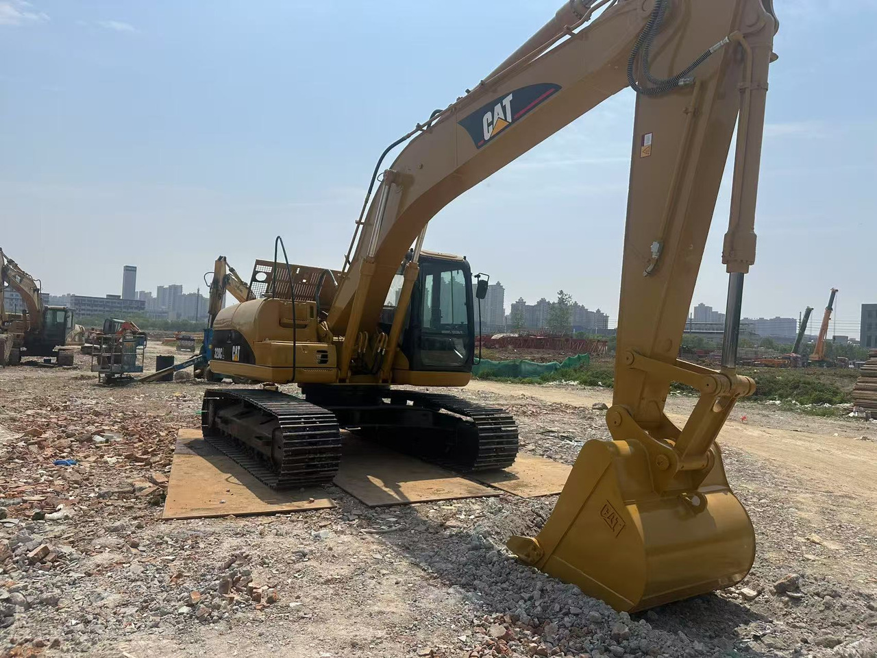 CAT 320CL - Pelle sur chenille: photos 3 CAT 320CL - Pelle sur chenille: photos 3