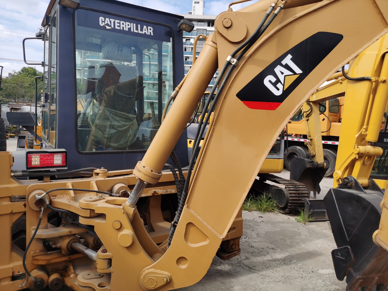 CAT 420F Backhoe Loader Click Here for Discount - Tractopelle: photos 3 CAT 420F Backhoe Loader Click Here for Discount - Tractopelle: photos 3