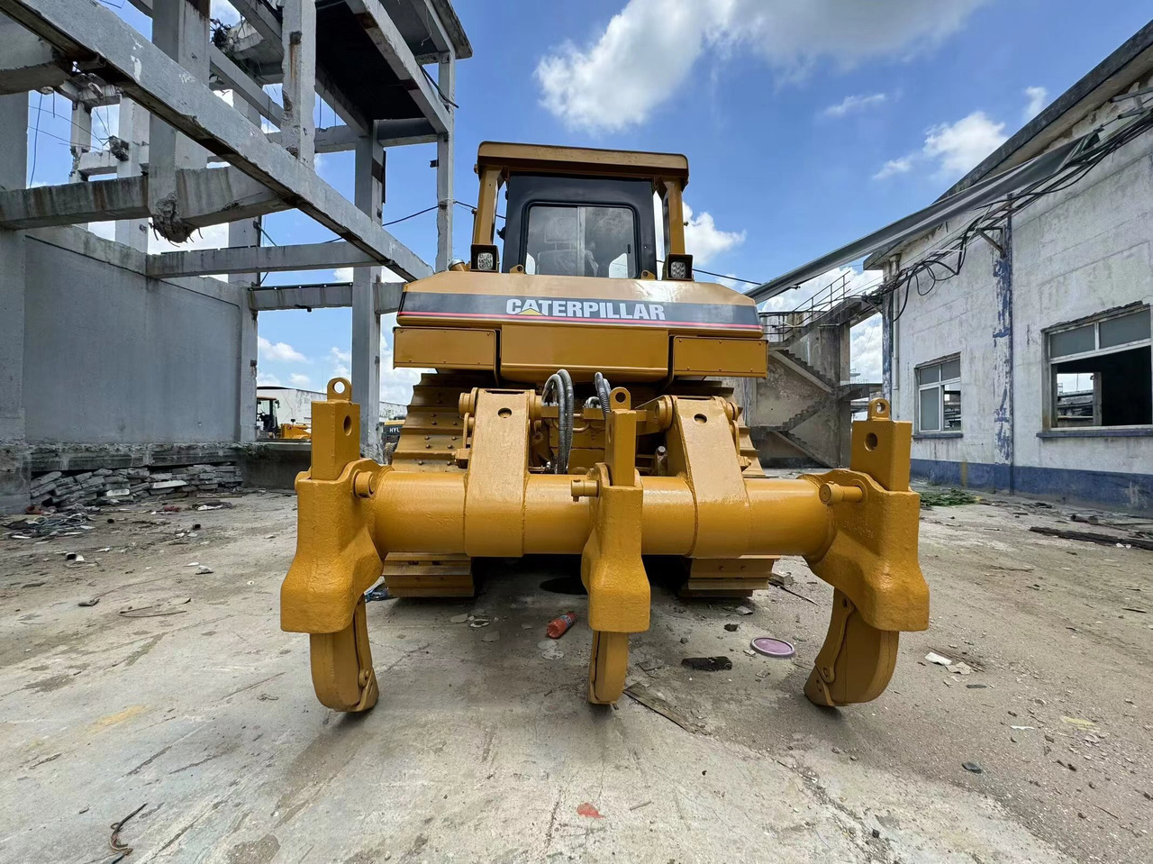 CAT Bulldozer D8R Click for Discount - Bulldozer: photos 4 CAT Bulldozer D8R Click for Discount - Bulldozer: photos 4