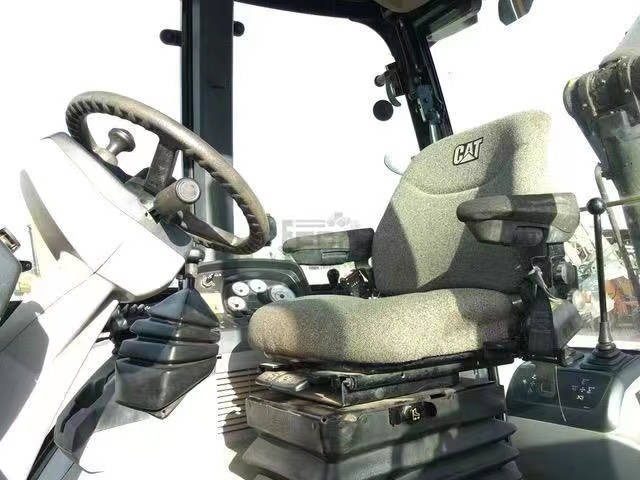 CATERPILLAR Backhoe Loader 420F Click Here for Discount - Tractopelle: photos 5 CATERPILLAR Backhoe Loader 420F Click Here for Discount - Tractopelle: photos 5