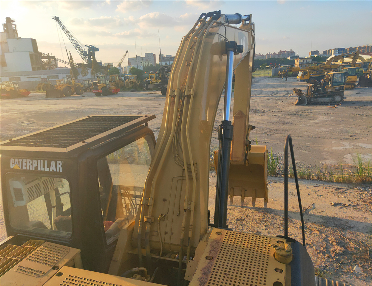 Pelle sur chenille CATERPILLAR Crawler Excavator 325D  Good Condition: photos 10