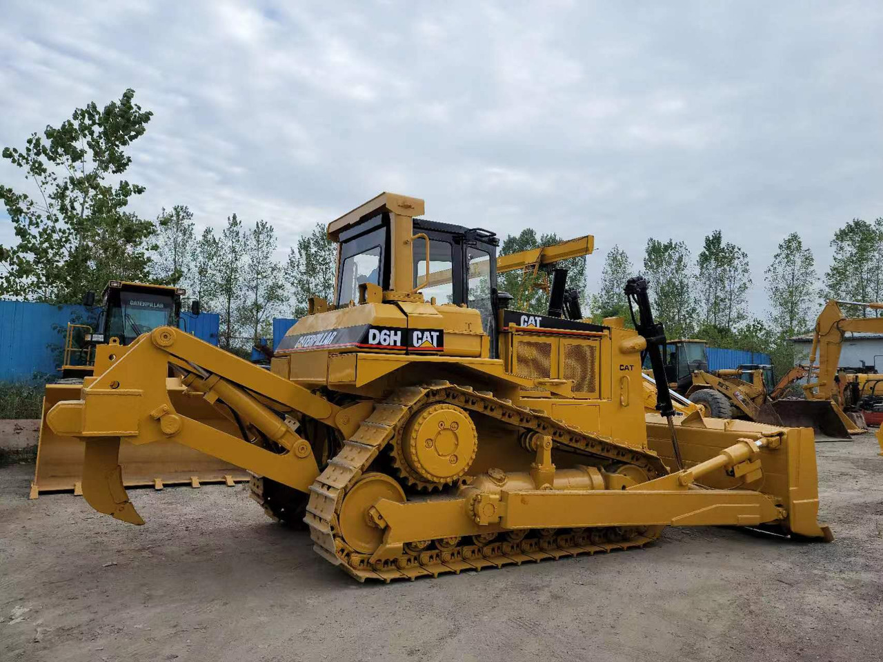 CATERPILLAR D6H - Bulldozer: photos 3 CATERPILLAR D6H - Bulldozer: photos 3