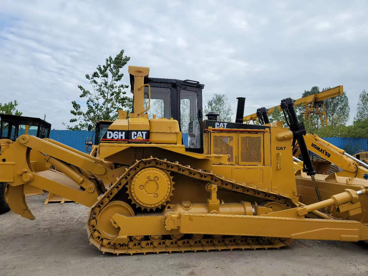 CATERPILLAR D6H - Bulldozer: photos 5 CATERPILLAR D6H - Bulldozer: photos 5