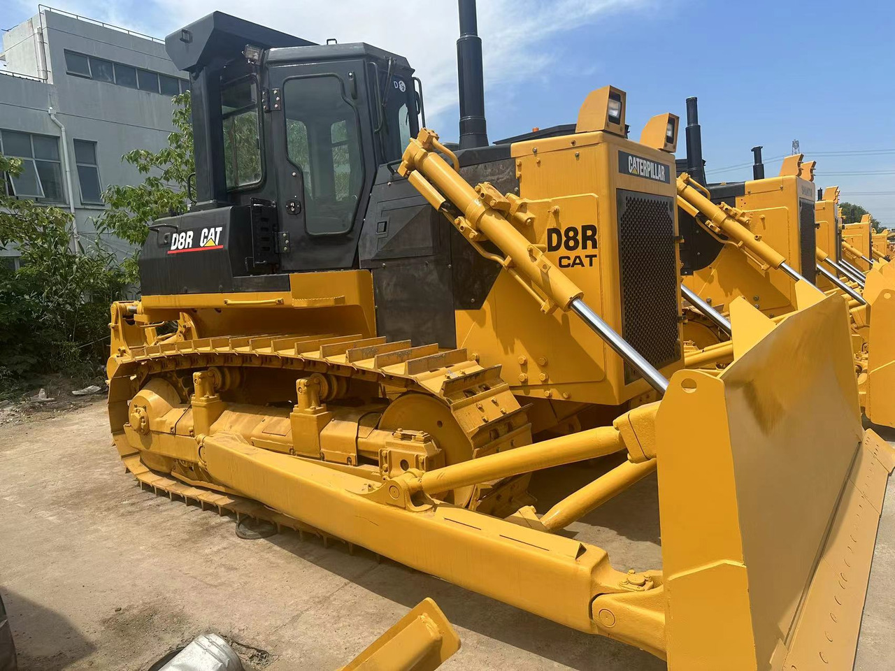 CATERPILLAR D8R Bulldozer Click for Discount - Bulldozer: photos 3 CATERPILLAR D8R Bulldozer Click for Discount - Bulldozer: photos 3