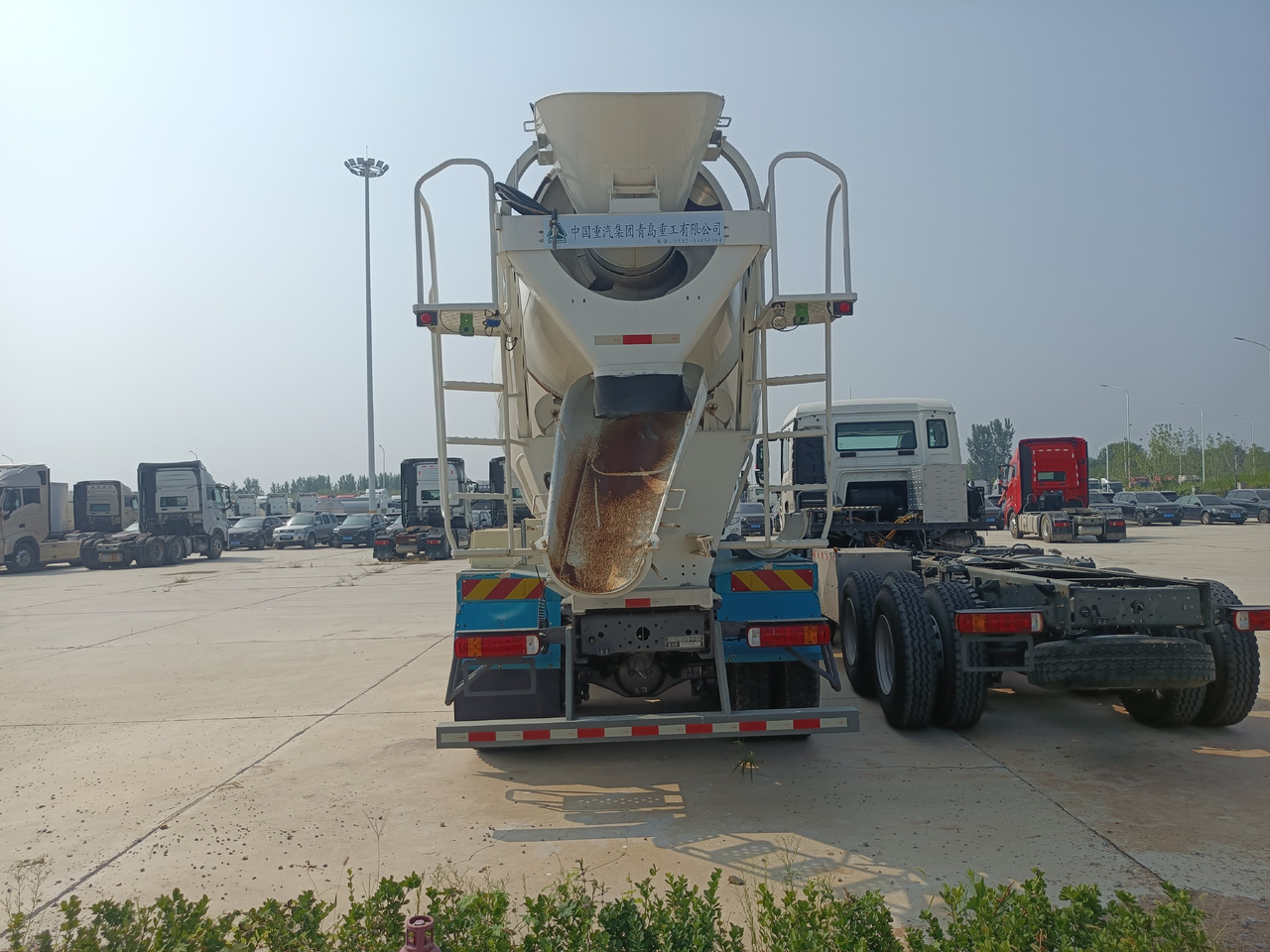 Camion HOWO TX350 Cement Mixer Truck: photos 6 Camion HOWO TX350 Cement Mixer Truck: photos 6