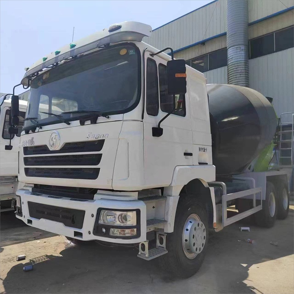 SHACMAN F3000 Cement Mixer Truck - Camion: photos 1 SHACMAN F3000 Cement Mixer Truck - Camion: photos 1